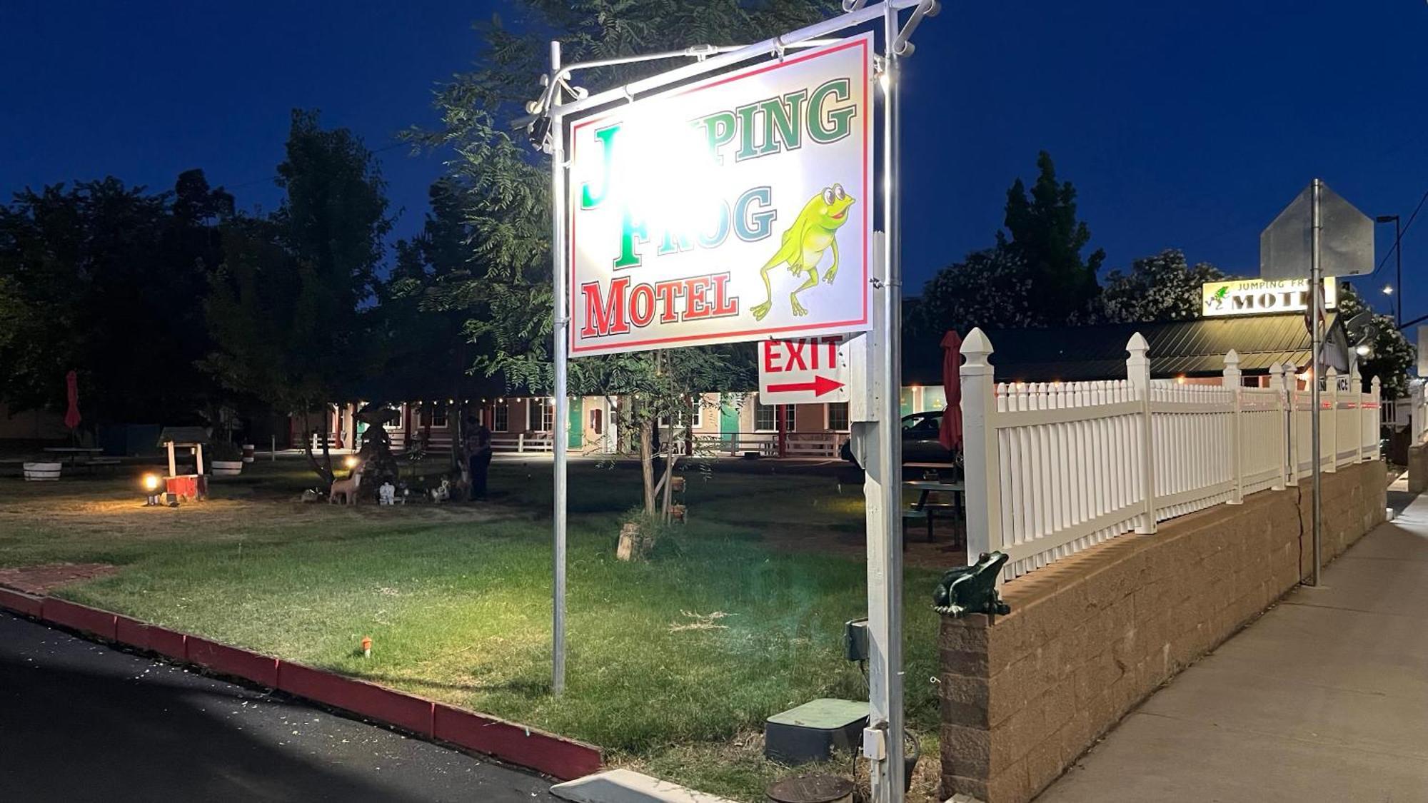 Jumping Frog Motel Angels Camp Kültér fotó